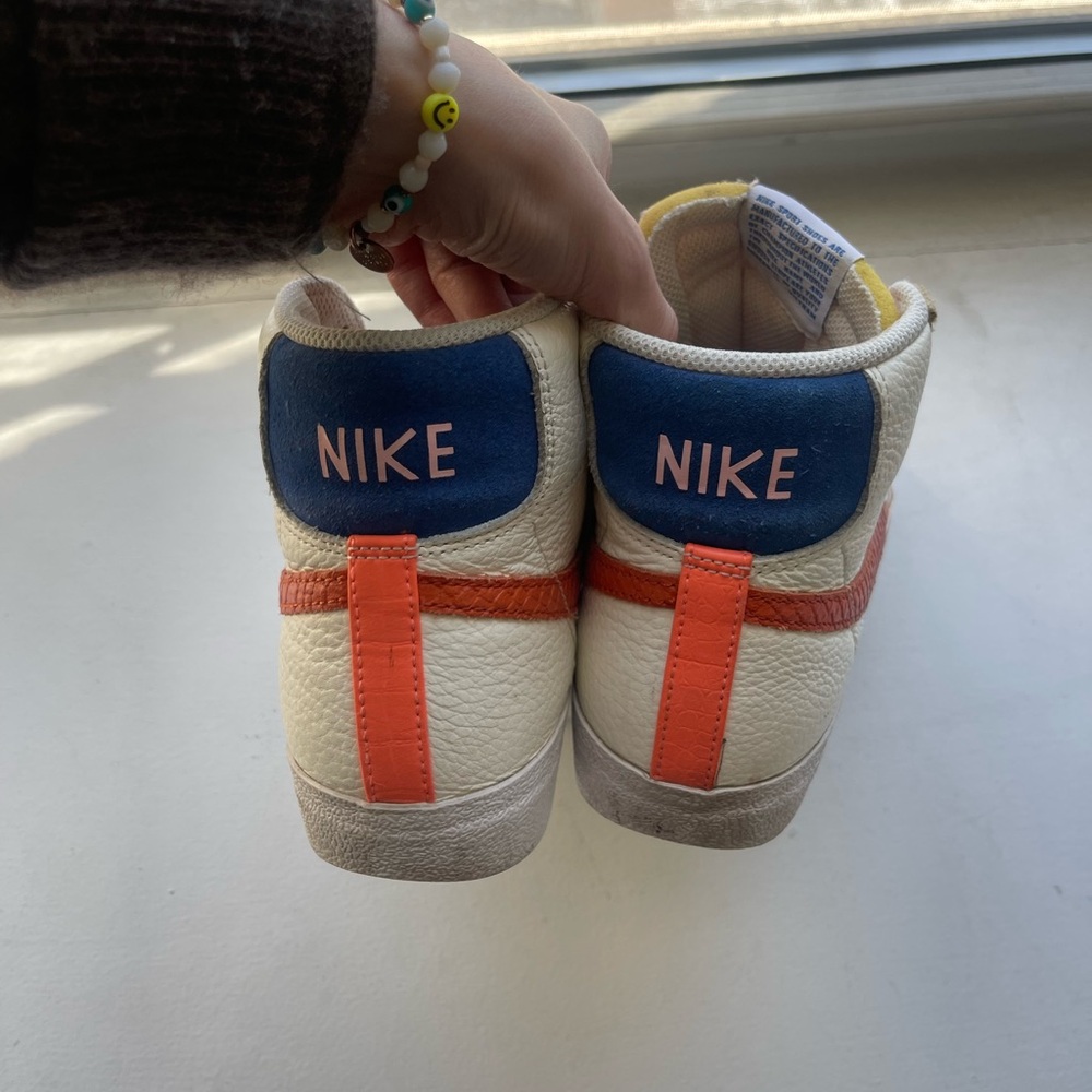 Nike Blazer mid 77 White and Orange - Picture 5 of 7